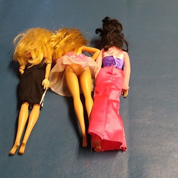 Fashion Mattel 2014 and 2015 Dolls Set with Pink and Purple Dresses - Picture 2 of 3